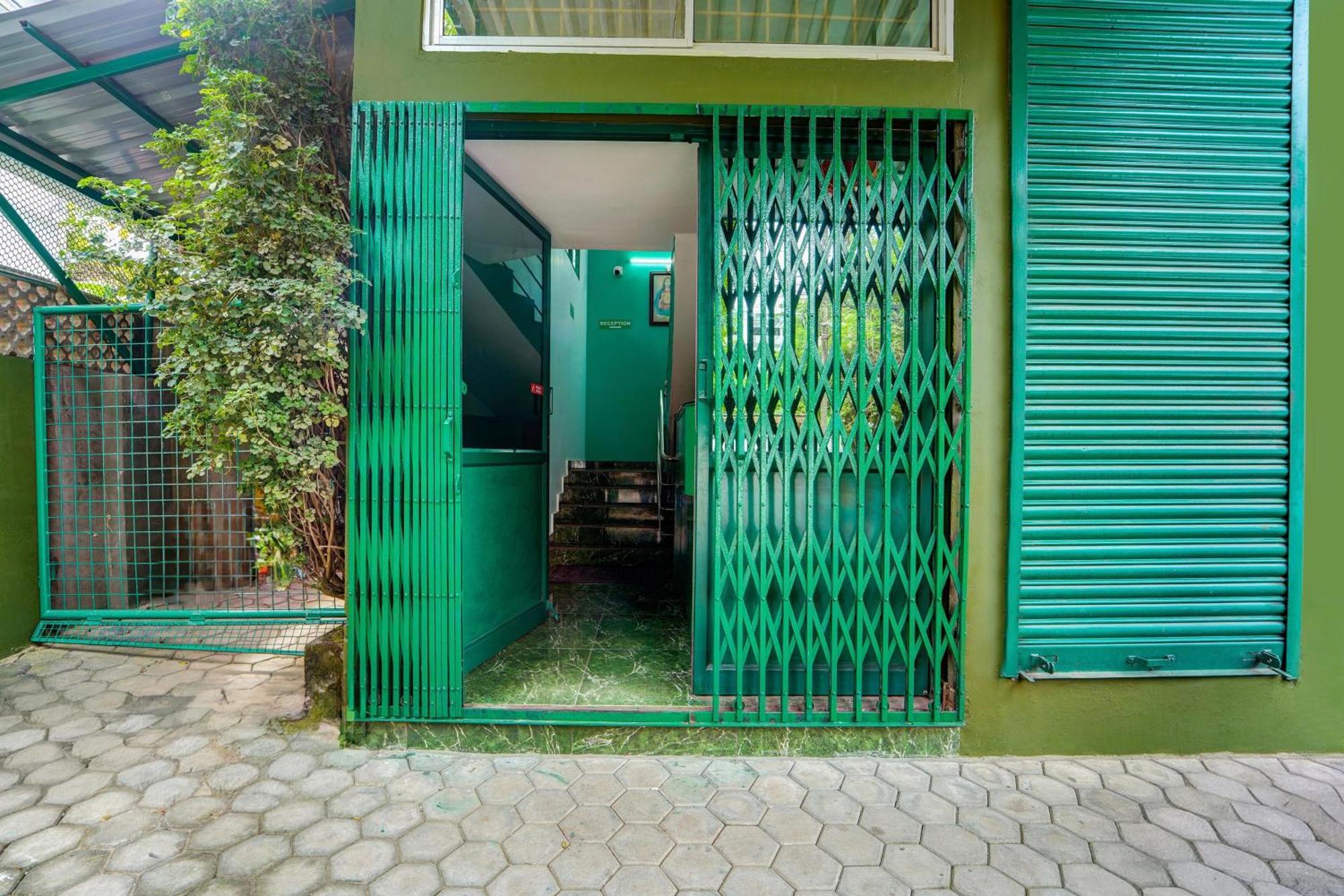 Super Hotel O Vennala Near Palarivattom Коччи Экстерьер фото