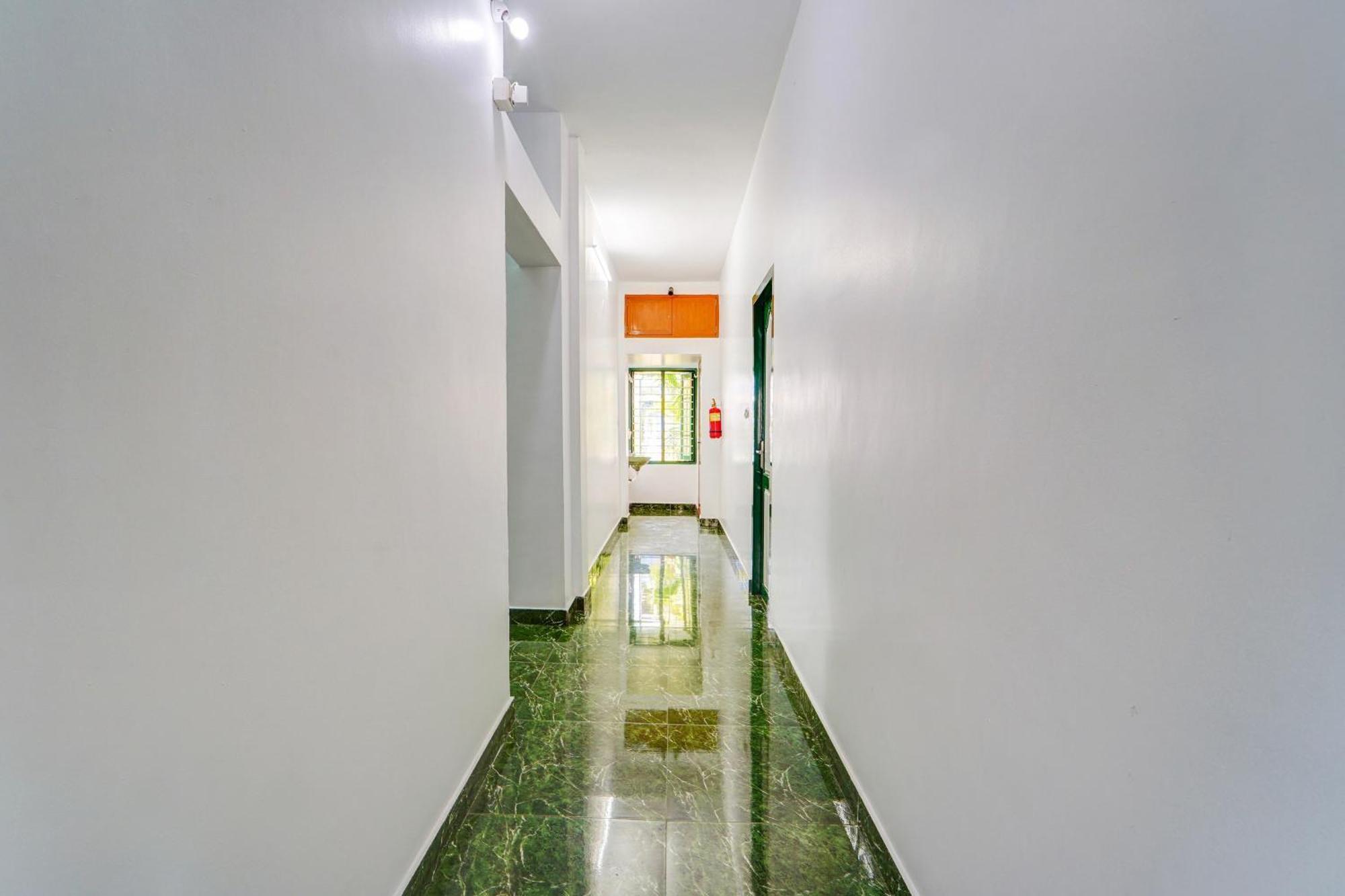 Super Hotel O Vennala Near Palarivattom Коччи Экстерьер фото