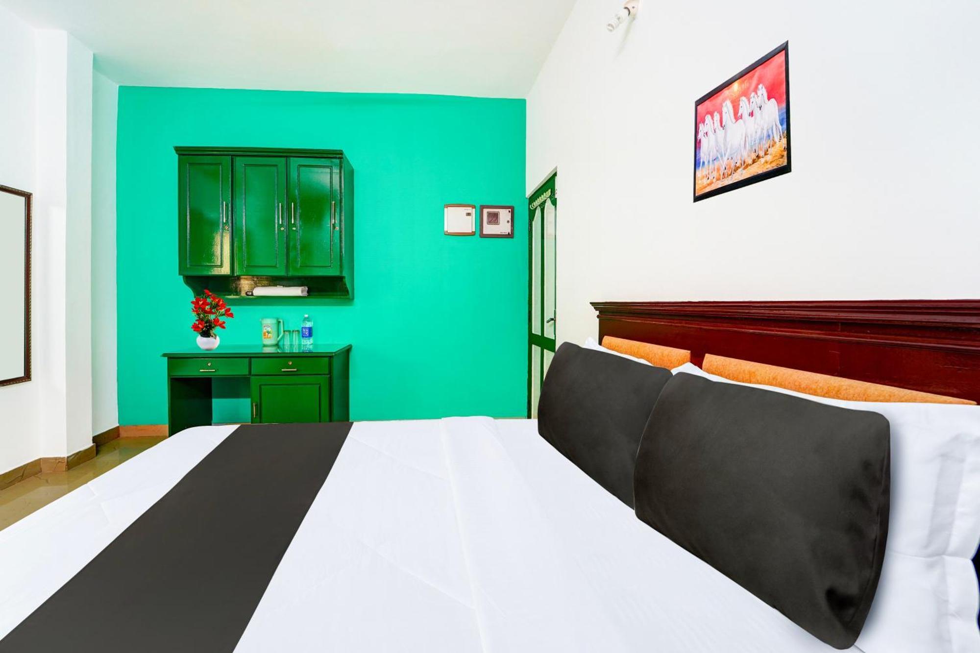 Super Hotel O Vennala Near Palarivattom Коччи Экстерьер фото