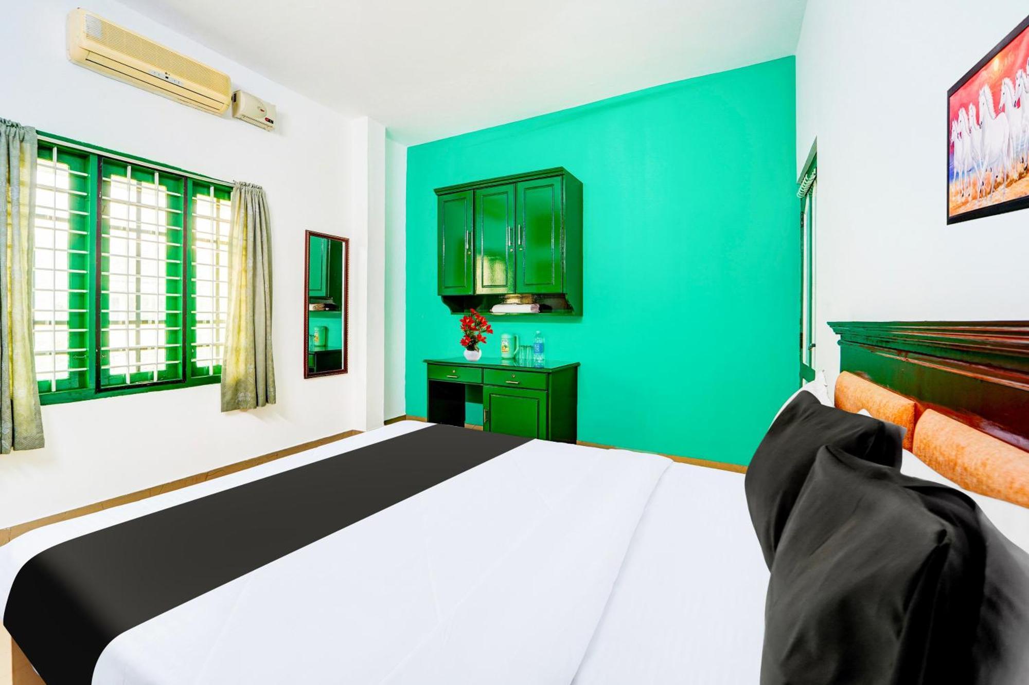 Super Hotel O Vennala Near Palarivattom Коччи Экстерьер фото